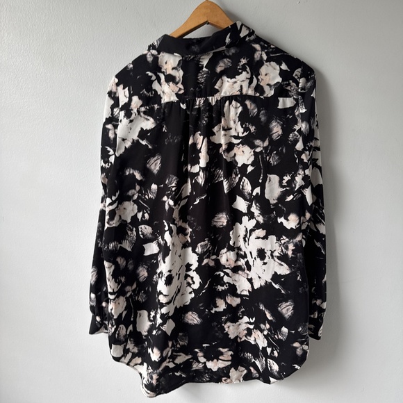 APT 9 floral flowy half button up blouse - Picture 7 of 7